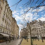 Cosy & Bright Under The Beams On Place Dauphine Id 319